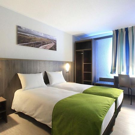 Brit Hotel Calais Buitenkant foto