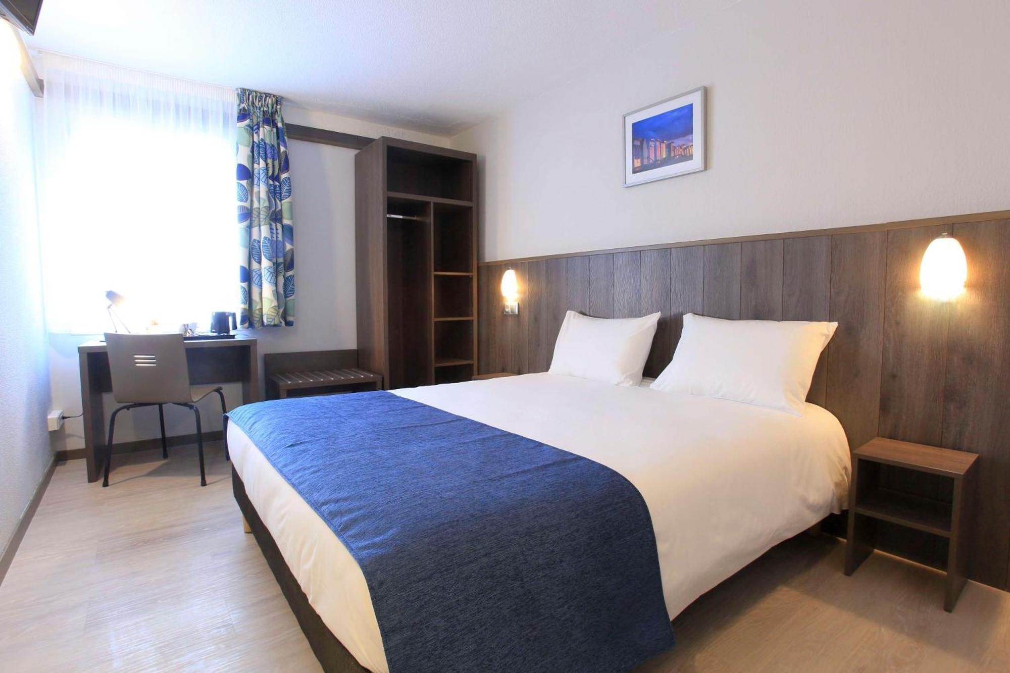 Brit Hotel Calais Buitenkant foto